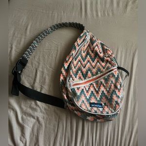 Kavu one shoulder crossbody bag